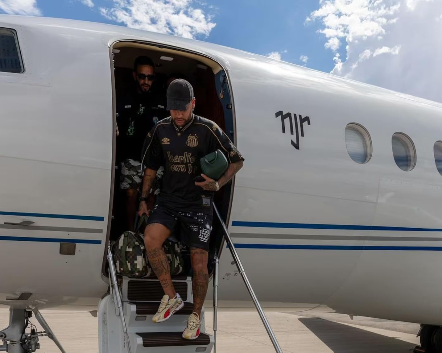 Neymar Jr. disfruta de una vida de lujo en Arabia Saudita: yate, helicóptero y más extravagancias 