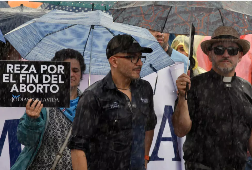 Costa Rica propone penas más duras por aborto en nueva iniciativa legal 