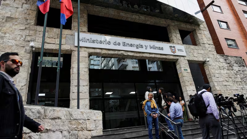 Ecuador declara estado de excepción en siete provincias por protestas 