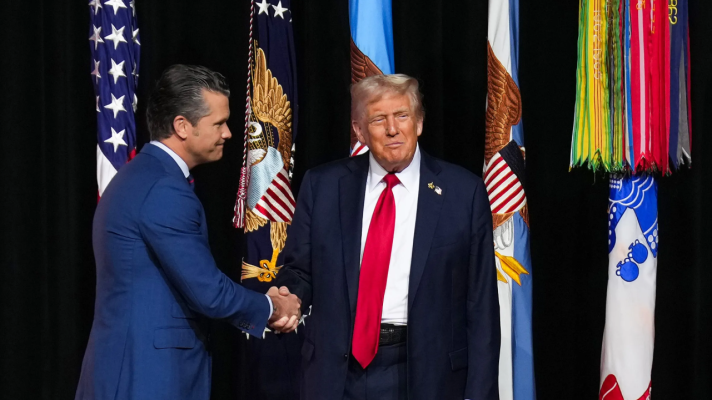 Reunión sorpresa en el Pentágono: Hegseth convoca a generales mientras Trump se desmarca 