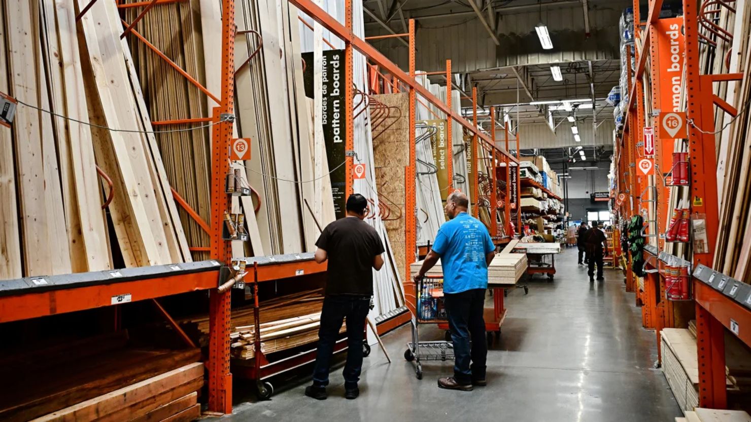 Activists Disrupt Los Angeles Home Depot With Unusual Protest to Push ICE Out of Their Communities 