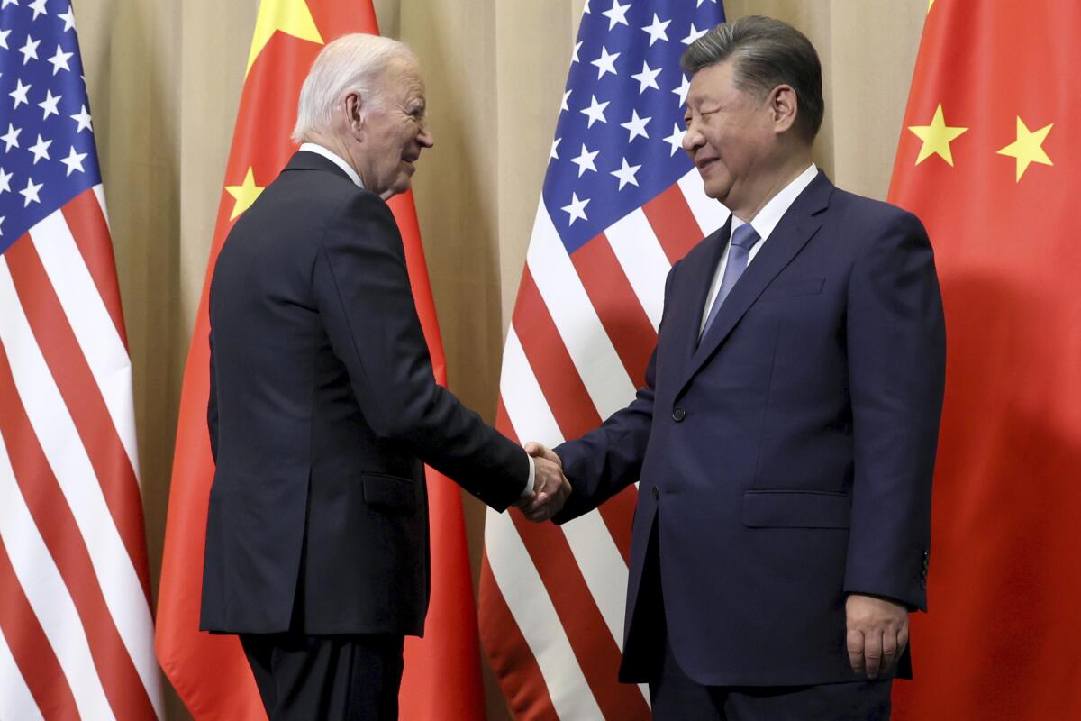 Biden y Xi buscan estabilizar la relación entre Estados Unidos y China en su encuentro en Perú