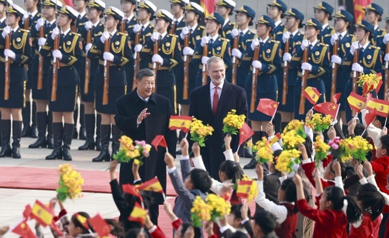 España y China refuerzan su alianza estratégica en un encuentro marcado por la diplomacia y la cultura 