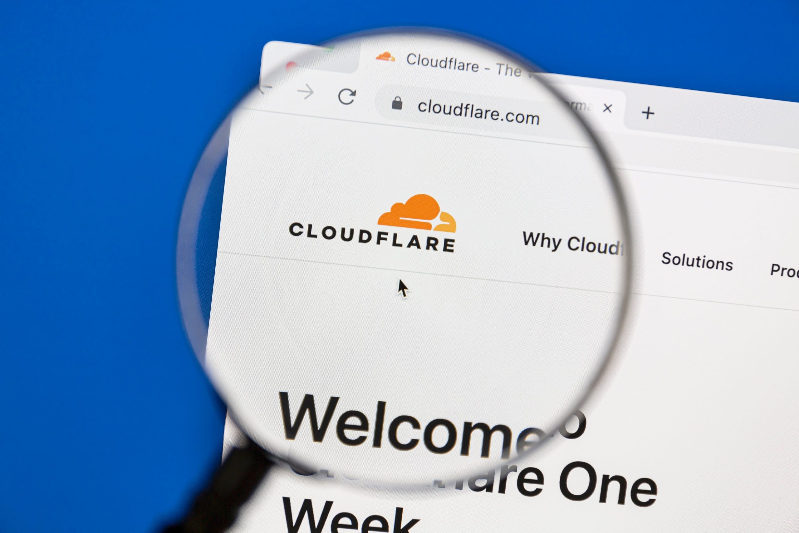 Cloudflare, ChatGPT y X: Una caída global de la red detuvo Internet 