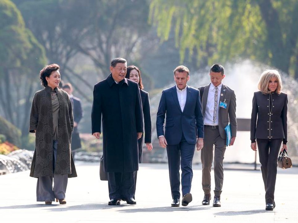 Macron Urges China to Help Advance a Ukraine Ceasefire During State Visit 