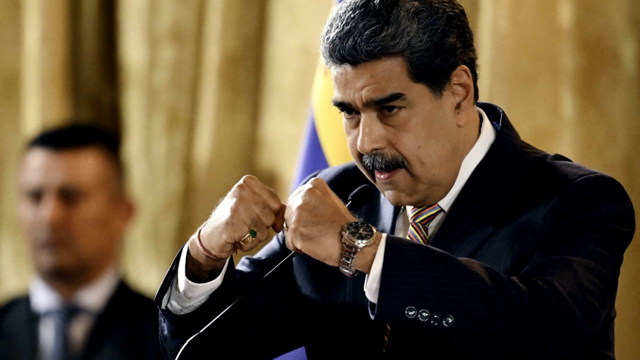 Venezuela acusa a Estados Unidos de intensificar la presión militar para controlar el petróleo