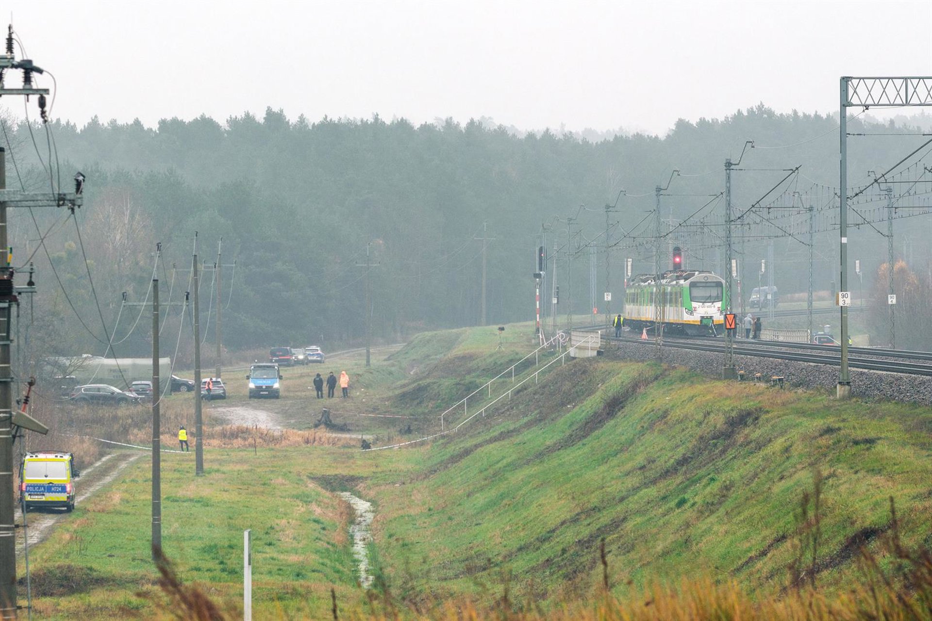 Poland Deploys 10,000 Troops to Counter Sabotage Threats Blamed on Russia 