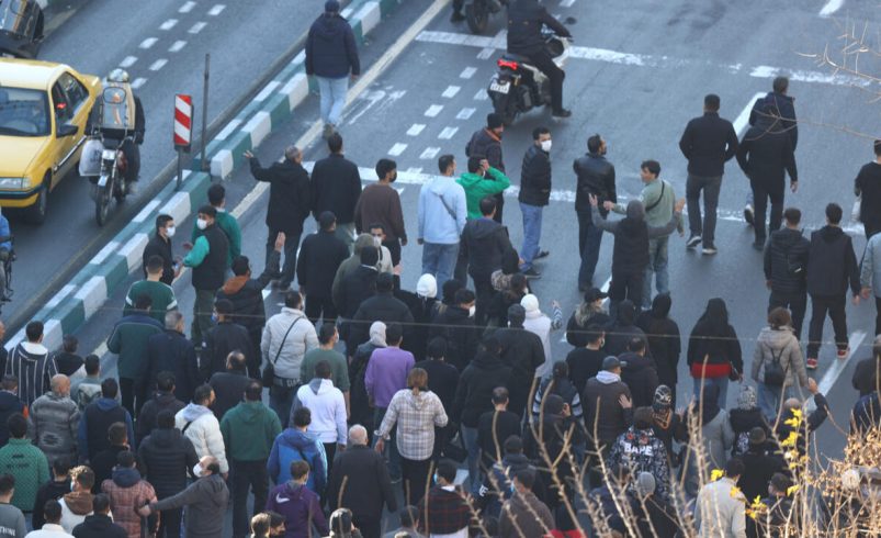 Irán atraviesa una nueva ola de protestas por la crisis económica y la represión estatal